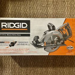 RIGID 7-1/4 in. Worm Drive Saw