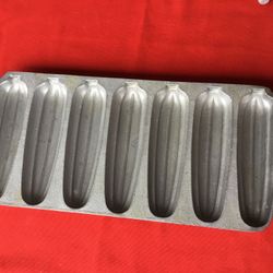 Aluminum Cornbread Stick Pan in excellent condition 