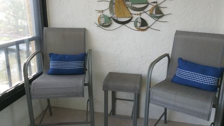 High chairs with table