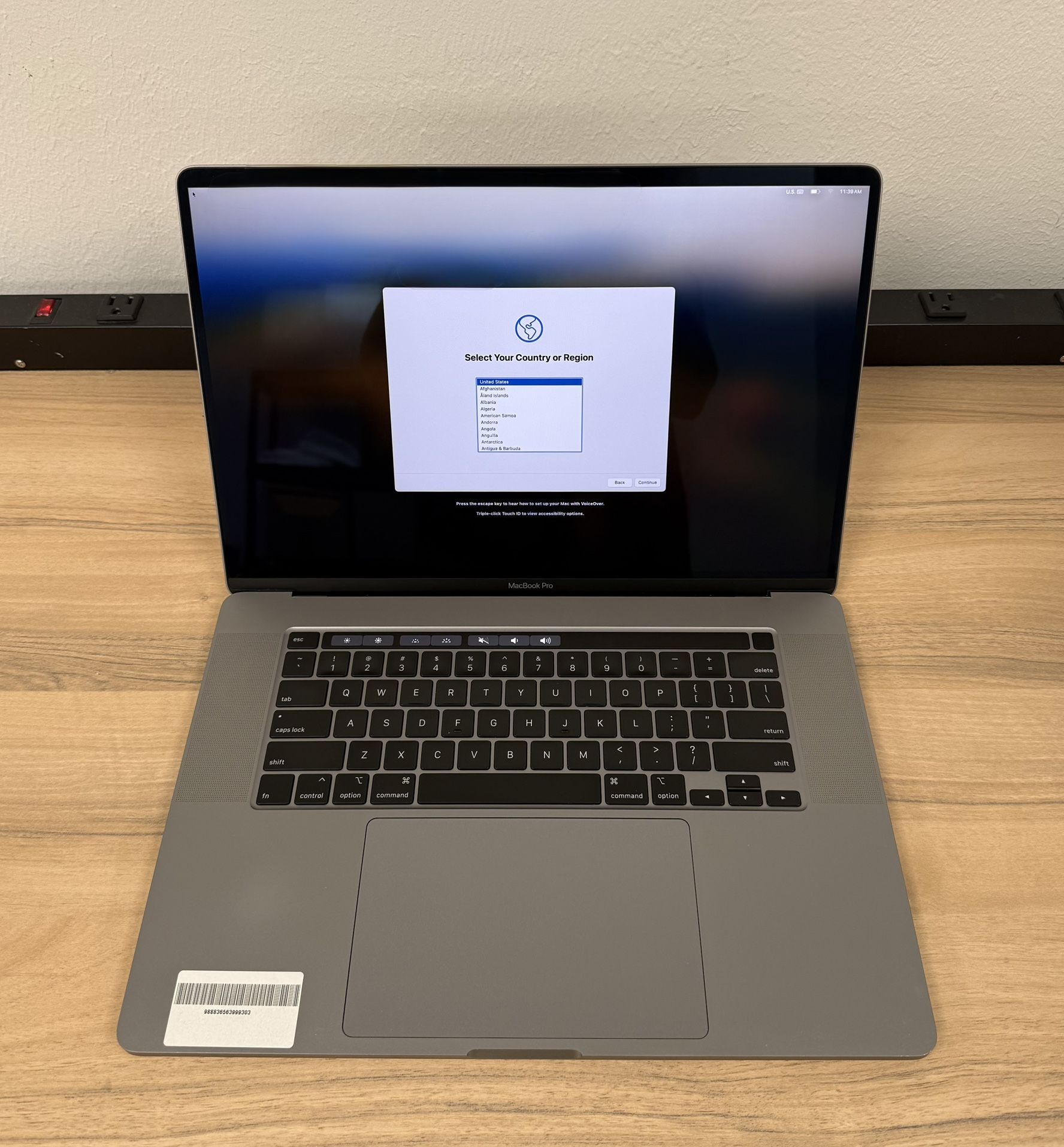 16" MacBook Pro Touchbar 500GB SSD*16GB RAM*2.6Ghz Intel 6 Core i7