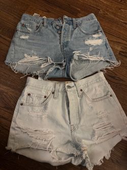 Levi’s women/teen shorts size 26