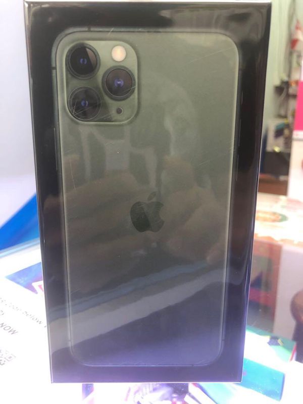 Brand new iPhone 11 pro max unlocked for Sale in Bellevue, WA - OfferUp