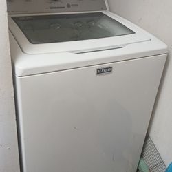 Wash and dryer Maytag white work good