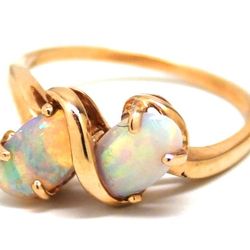 Ladies Opal/14K Gold Birthstone Ring