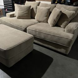 Oversized Sectional Or Couch W Ottoman 