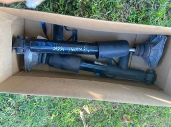 BMW F22 F23 2-Series Rear Shock Absorbers Pair