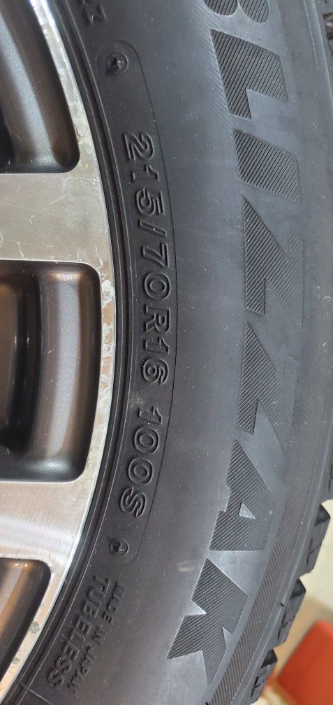  Snow Tires Blizzak  With Rims For Toyota Rav 4