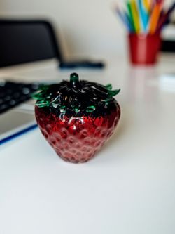 Glass Strawberry Figurine Decorative Sculpture