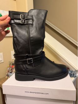 Girls boots