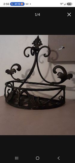 Metal wall shelf