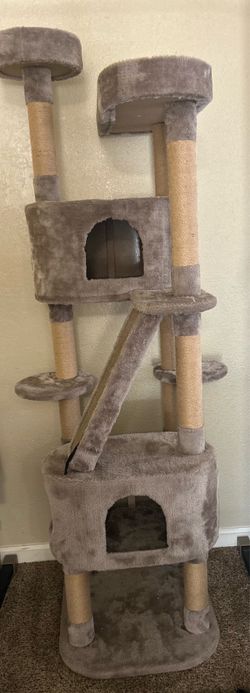 Like New Cat Tower