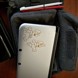 Nintendo 3DS XL Mario special edition with case