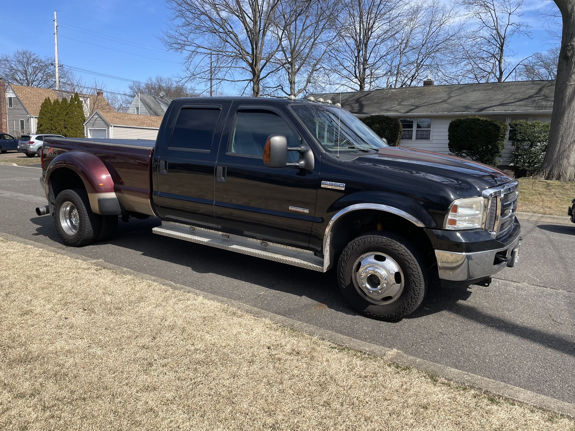Ford F350 Lariat Super Duty Dually - Brand New Engine 2k Miles