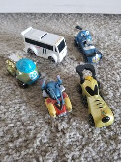 Lot of 5 Disney's Diecast cars (Monsters Inc, Stitch, Goofy, Aladdin Genie, and Disney Parks van