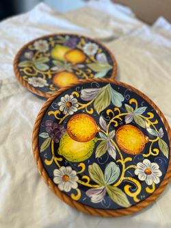 Hand-Painted Italian Ceramic Decorative Plates – Set of 2