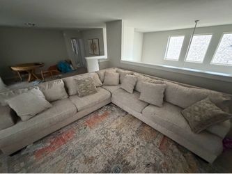 Oversized Gray Sectional Sofa – Excellent Condition