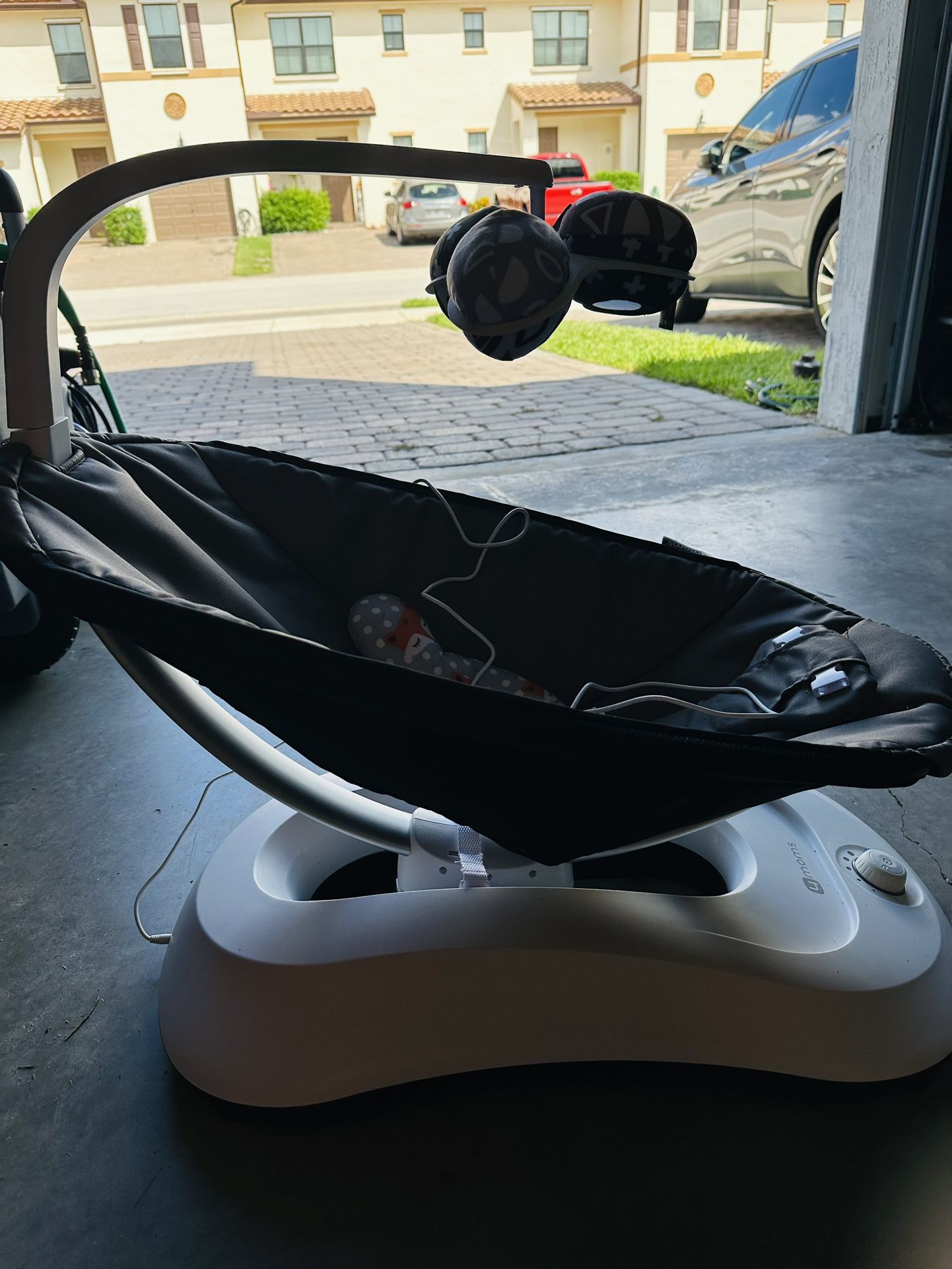 mamaRoo® multi-motion baby swing®