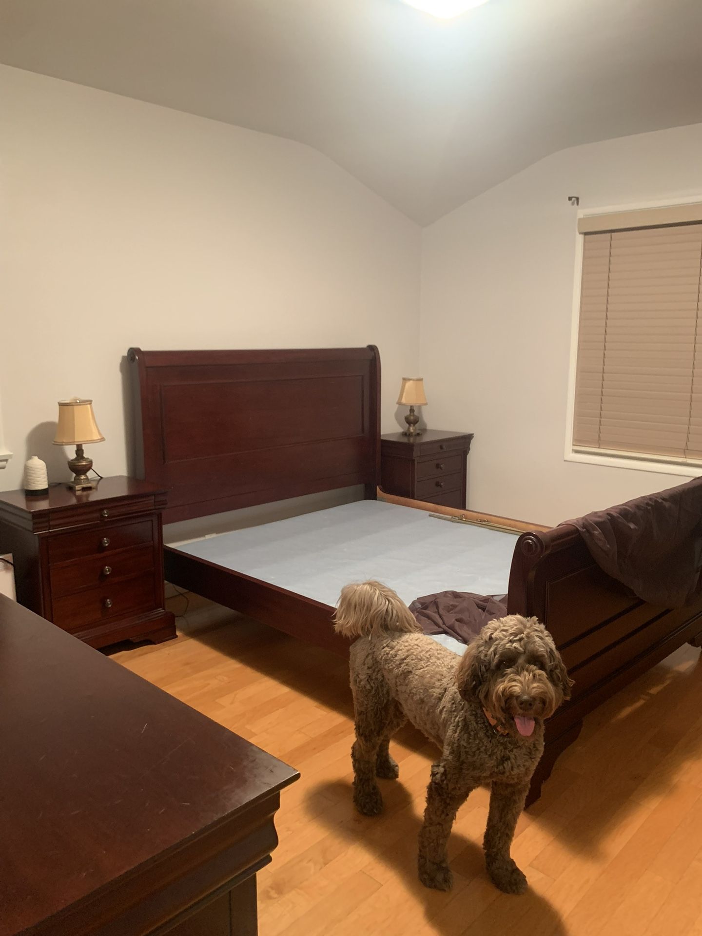 Bedroom Set Furniture Queen Bed Bedframe Dresser Mirror Nightstand Desk Wood Dark Brown Mahogany