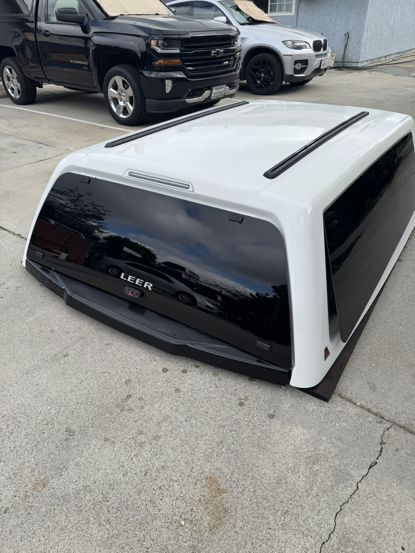 Camper Shell 2017/2022 Ford F 250 Short Bed Leer 100 XQ