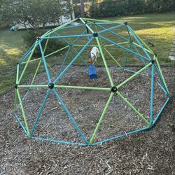 10ft Climbing Dome With Swing-NEED GONE