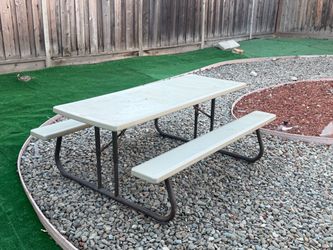 Bench in good condition