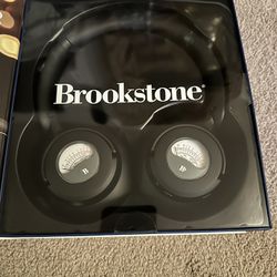 Brookstone Wireless Metered Headphones 