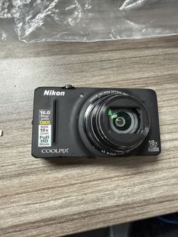 Nikon COOLPIX S8200 Digital Camera