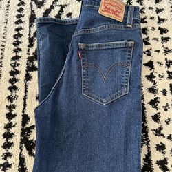 Women’s Levi’s 