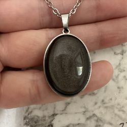 New, Beautiful Silver Sheen Obsidian Necklace.
