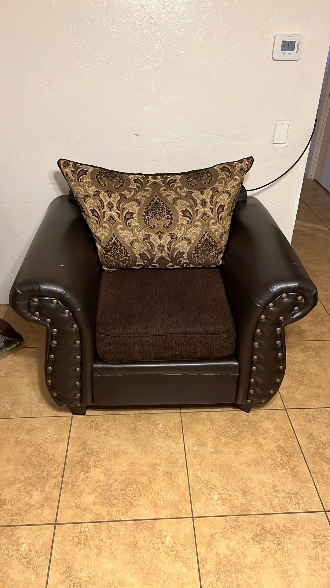 Love Seat Sofa! Black N Brown