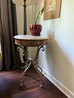 Apex old world finish chess top sturdy side accent table with drawers and chess pieces