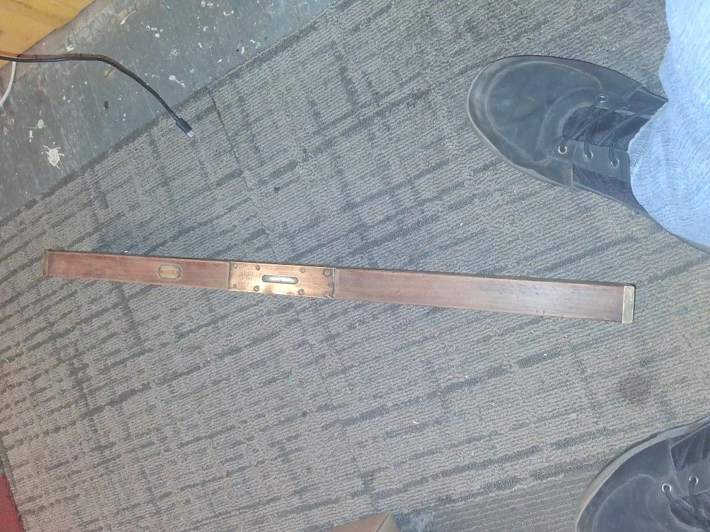 Antique Level