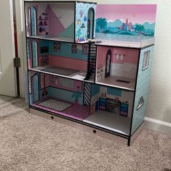 LOL Dollhouse 