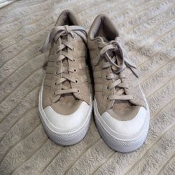 Women’s Adidas Bravado 2.0 Canvas. Size 10