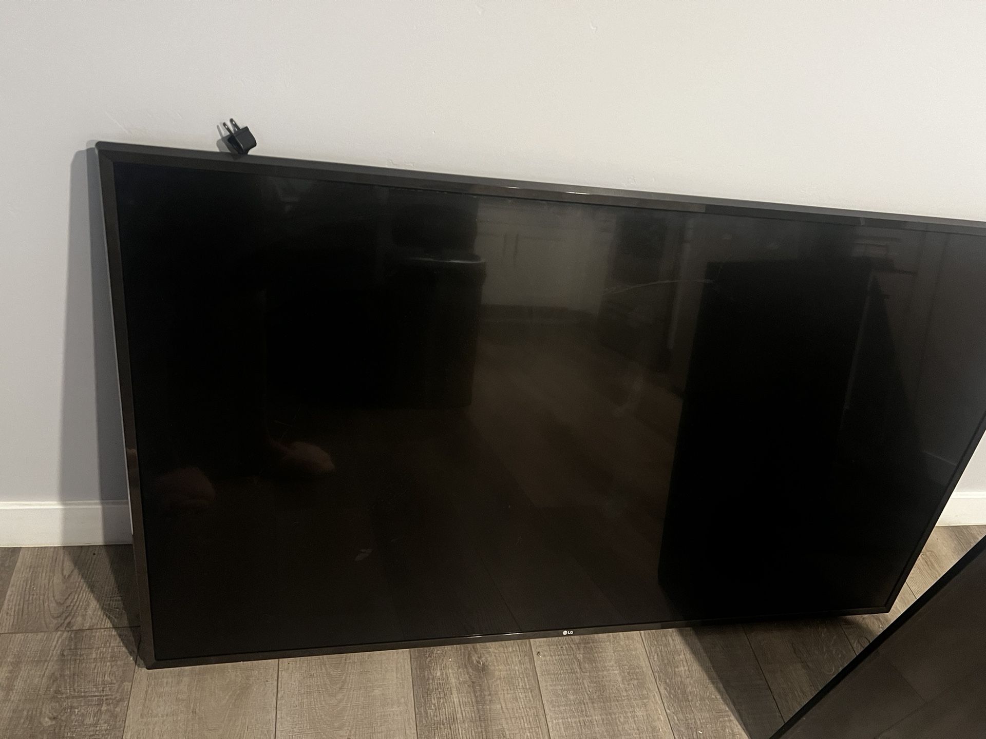 55’ Inch LG Tv