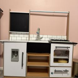 Play Kitchen 