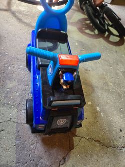 Paw patrol riding chase