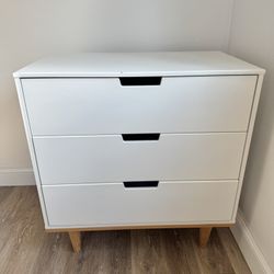 Modern White 3-Drawer Dresser / Baby Dresser Changing Table