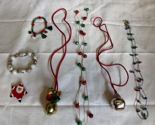 LOT OF FUN CHRISTMAS HOLIDAY NECKLACES BRACELETS & 1 PIN