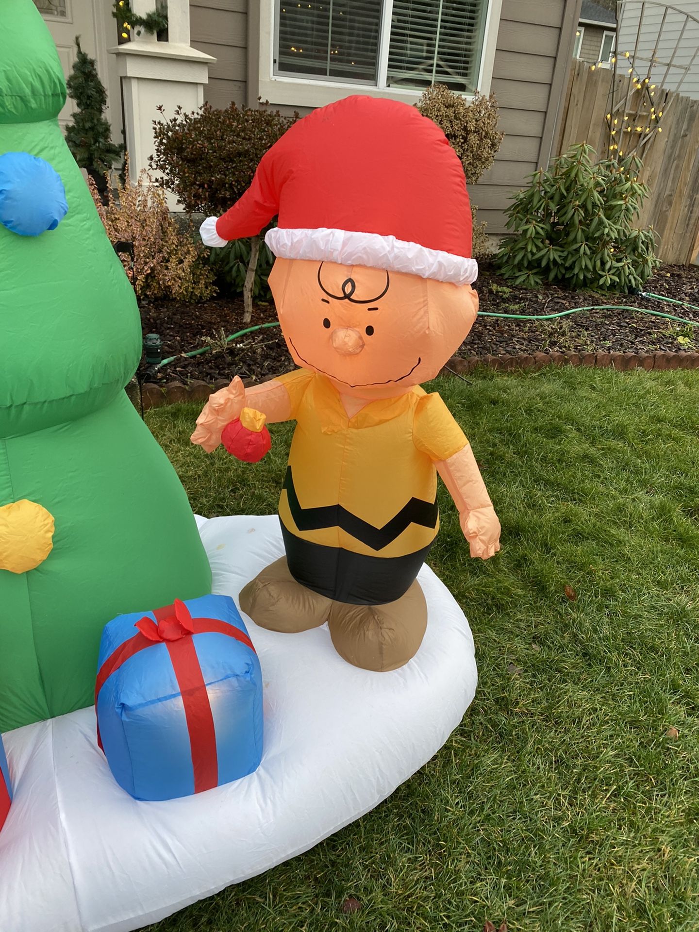 Christmas Lawn Decoration Inflatable Charlie Brown Peanuts for Sale in