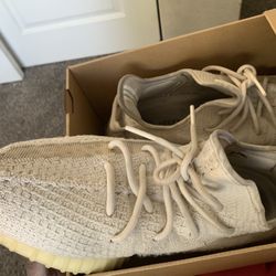 350 Yeezy Boost Size 11 