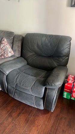 Single couch recliner