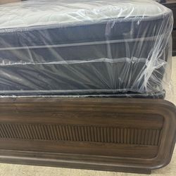 QUEEN MATTRESS PILLOW TOP WITH BOX SPRING 220 especial