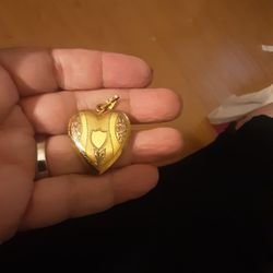 Heart Locket 