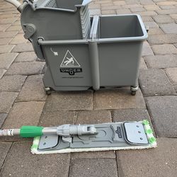 Unger Dual Compartment Mop Bucket And High Access Pole Mop
