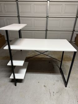 Very good condition small office desk