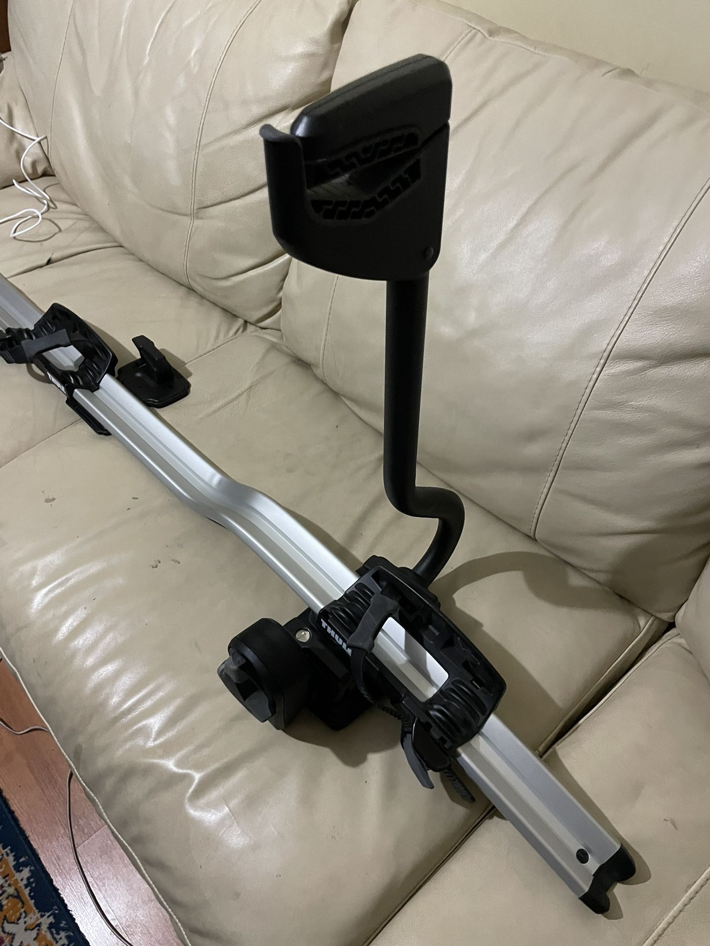 Thule ProRide 598001 Roof Mount / Bike Carrier with T-Track & 2 Locks With Keys