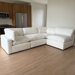 CLOUD SECTIONAL WHITE BRAND CITY FURNITURE NEW IN BOX 
