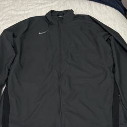 Men’s Nike Jacket XL.