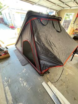 Rooftop tent